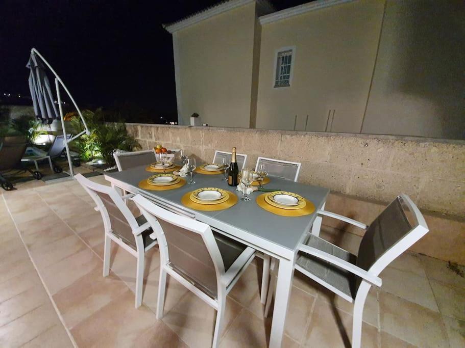 Villa Vanesa Luxury Private Villa With A Heated Pool, 4 Bedrooms And 4 Bathrooms Costa Adeje  Exterior photo
