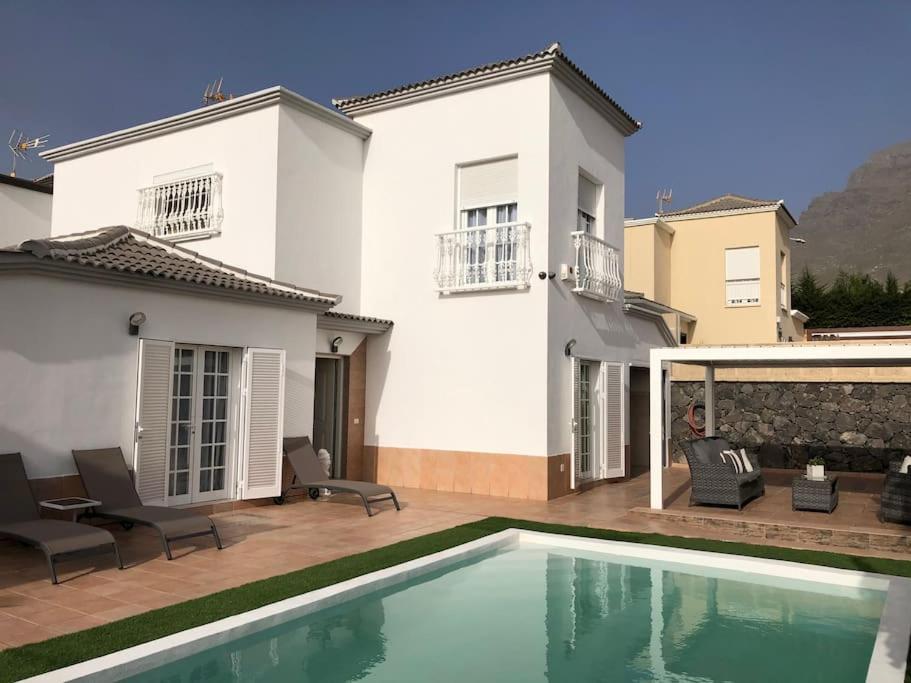 Villa Vanesa Luxury Private Villa With A Heated Pool, 4 Bedrooms And 4 Bathrooms Costa Adeje  Exterior photo